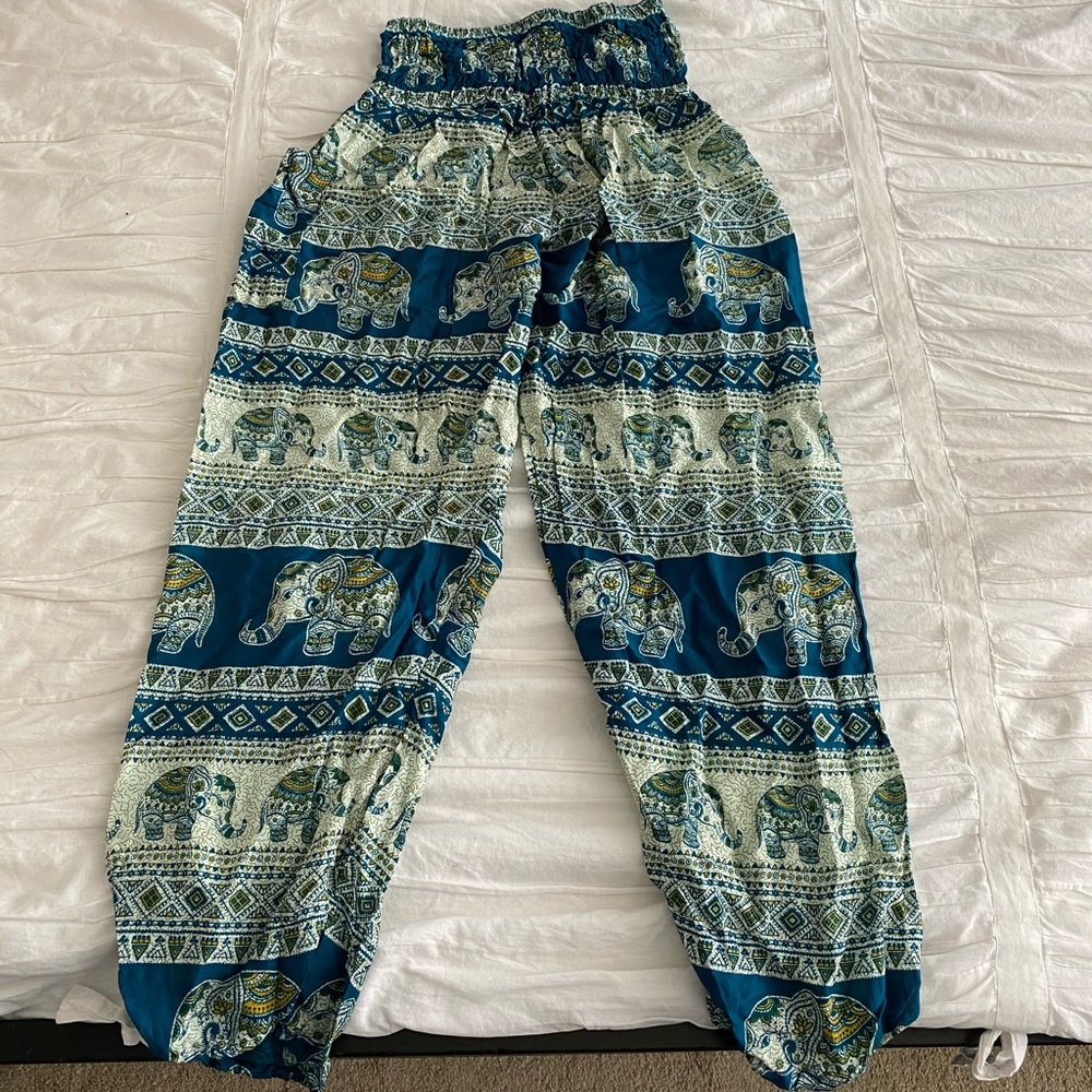 Flowy yoga pants